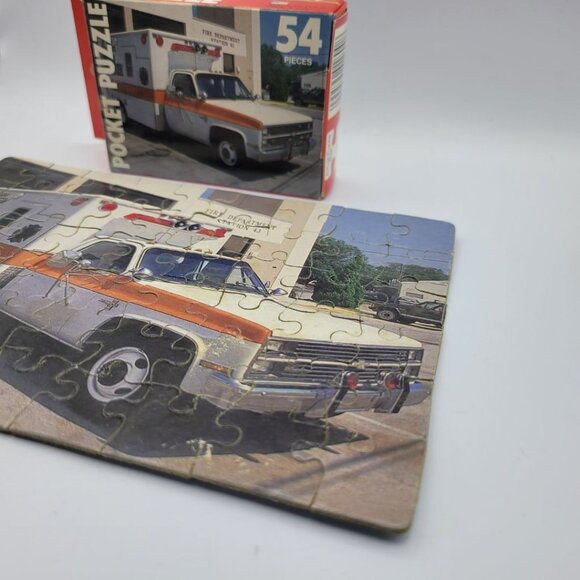 Pocket Puzzle Ambulance EMT First Responder 54 Pieces 5 x 7 Small Tiny Vintage - Picture 3 of 7
